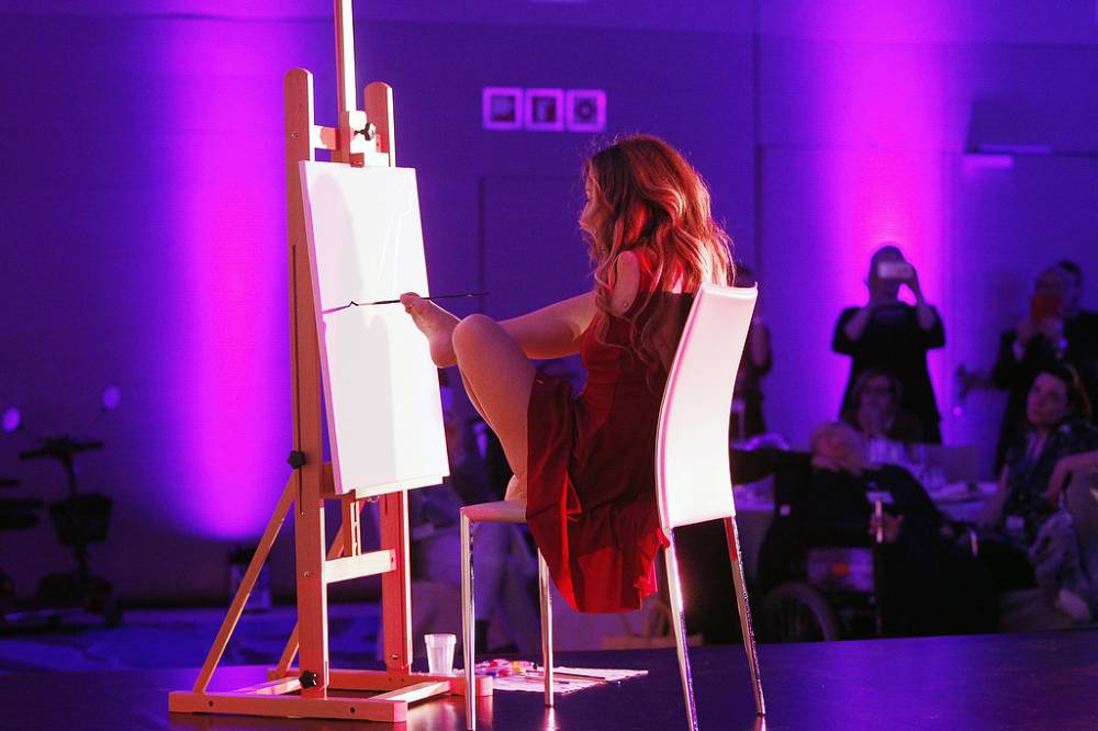 Simona ATZORI - Foot painter from Italy